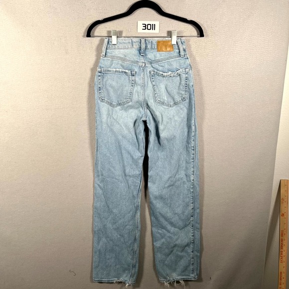 Hollister Dad Jeans Womens 000R Blue Denim Ultra High Rise Light Wash Straight - Picture 2 of 9